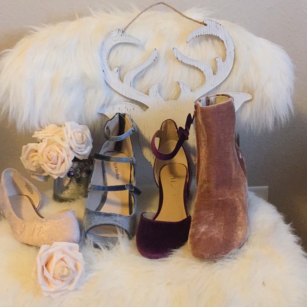 4 pairs velvet shoes